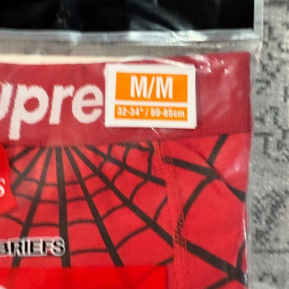 Supreme hanes spider